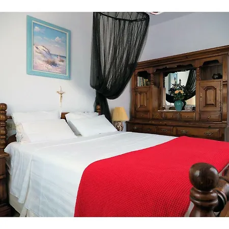 Katina's Farm House Farm stay *